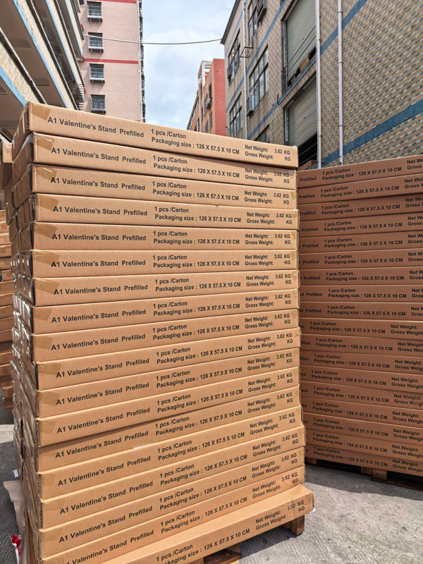 Et stort antal ordrer fra SINST er blevet læsset i containere og sendt til oversøiske markeder